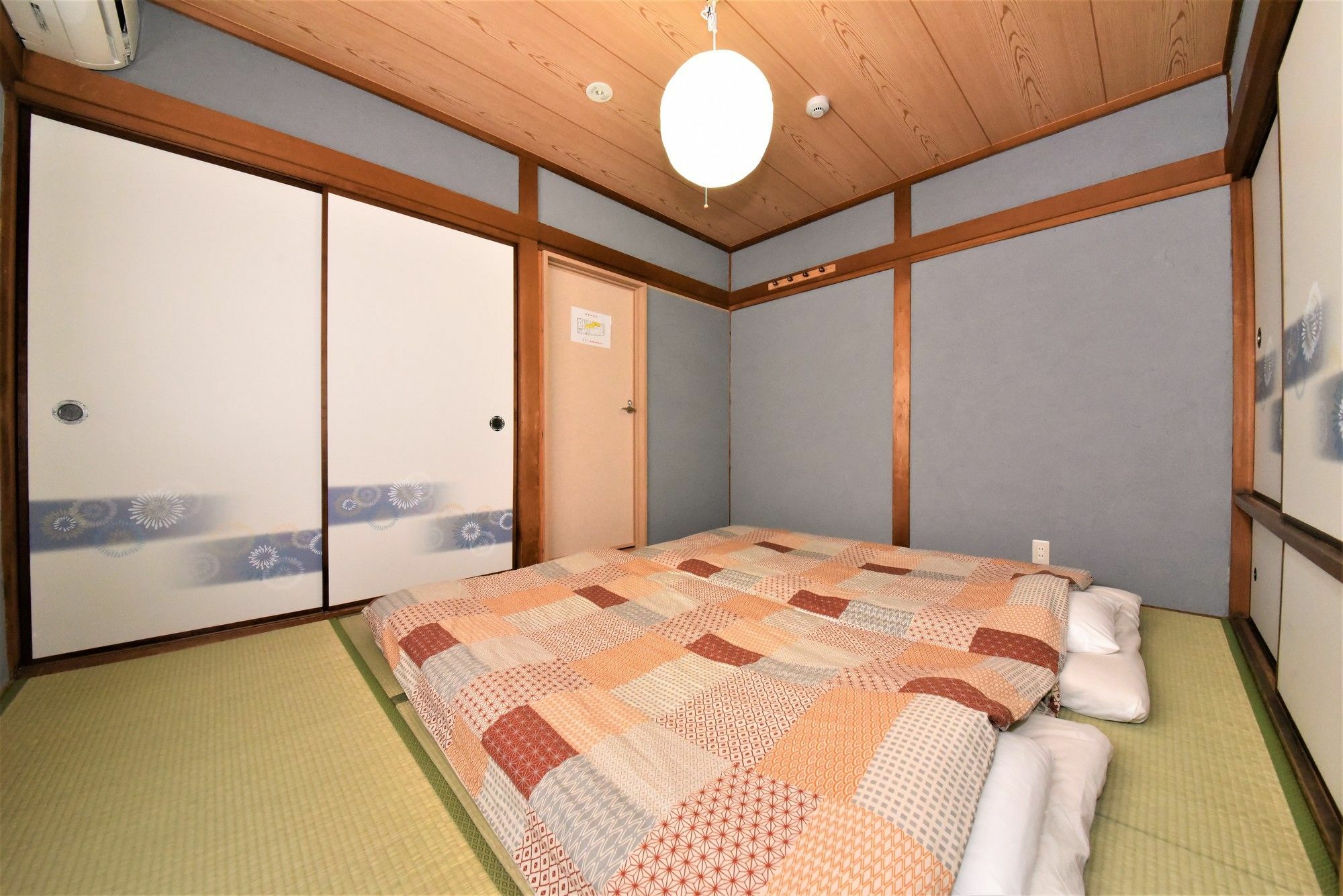 Banana Hammock Hotel Osaka Bagian luar foto